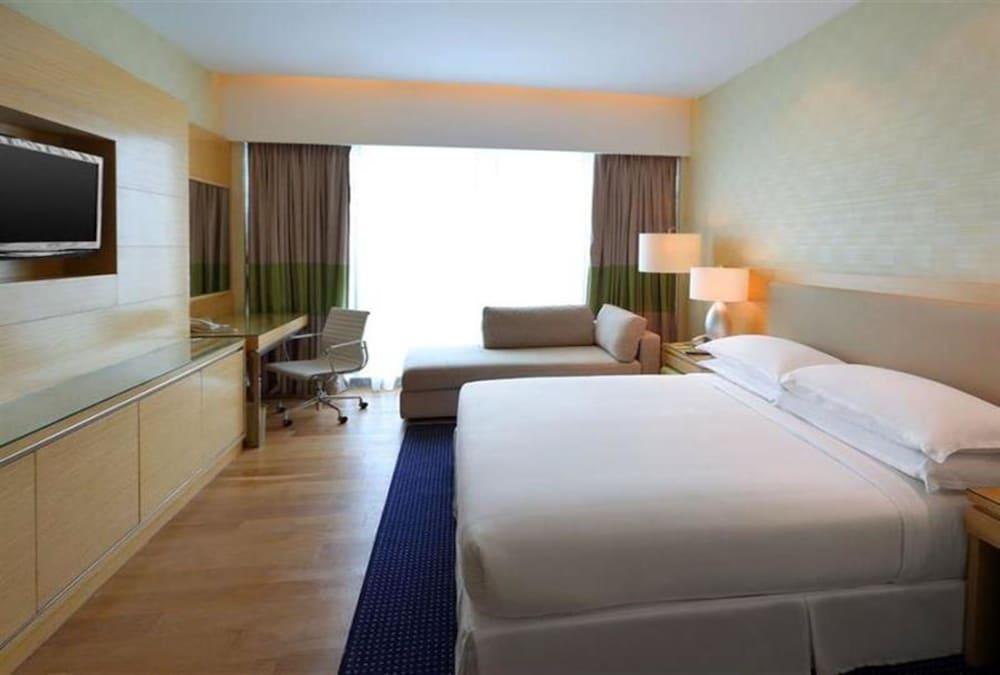 Four Points By Sheraton Kuching Hotel Exterior foto