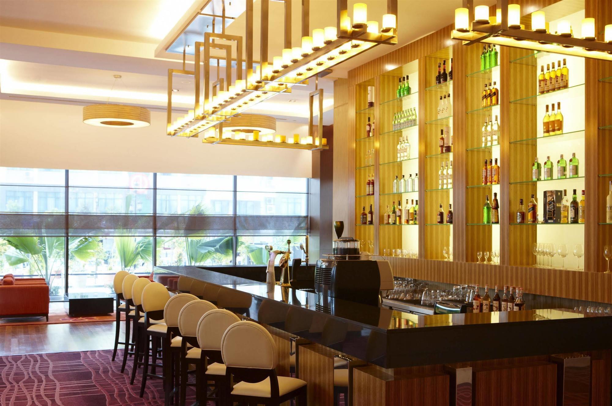 Four Points By Sheraton Kuching Hotel Exterior foto