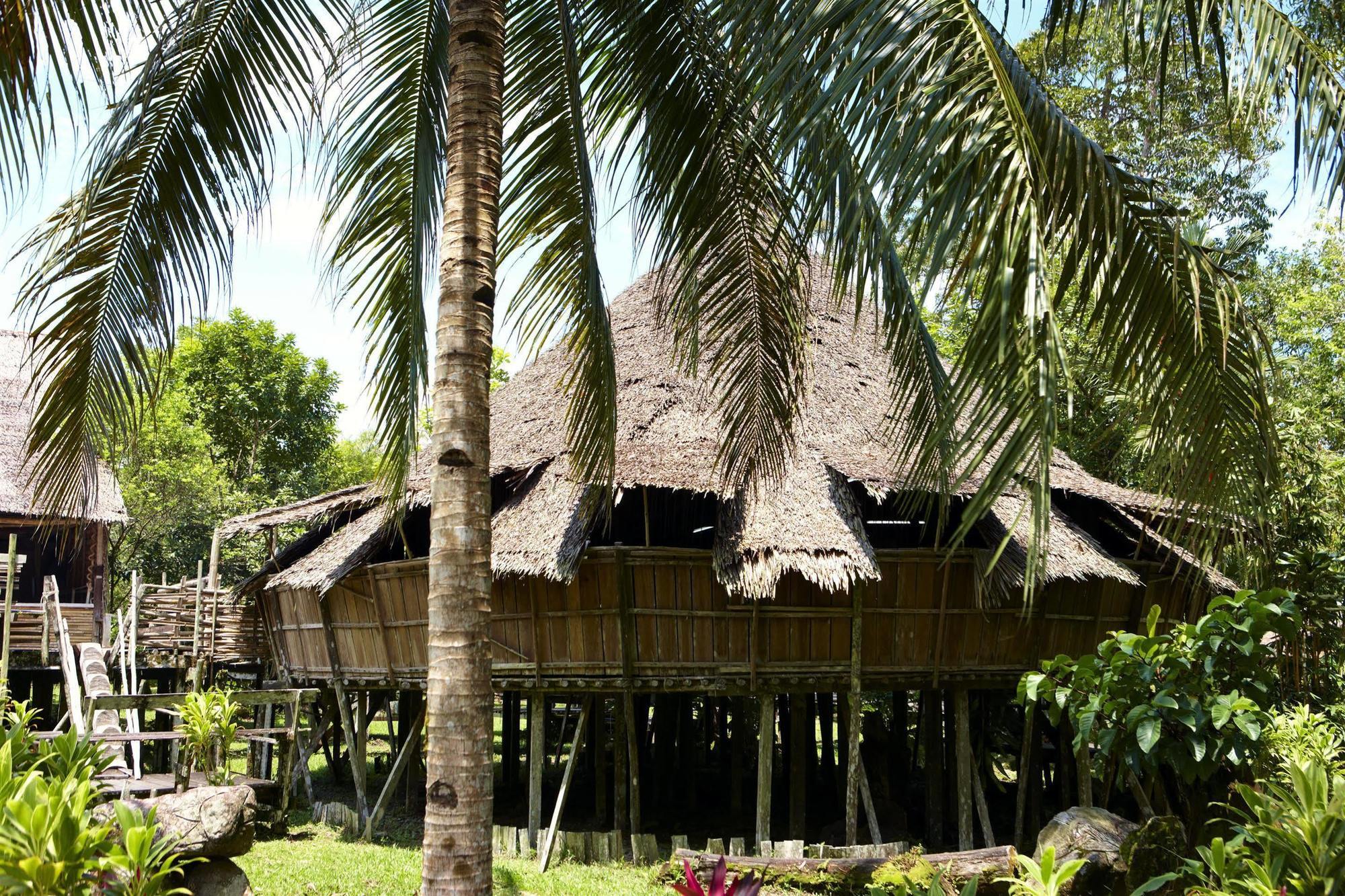 Four Points By Sheraton Kuching Hotel Exterior foto